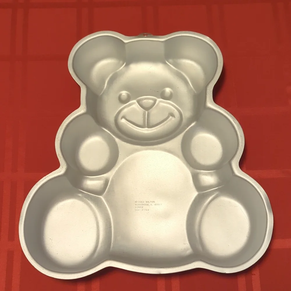 1982 Wilton bear pan
